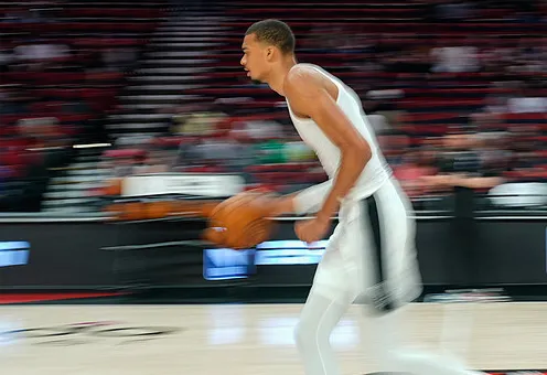 开云-连续两场最多领先15+被翻盘，开拓者的问题都在哪？